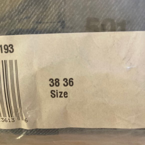 NEW Levi's Straight Leg 501 Jeans 33x34 NIB NWT - Picture 3 of 4